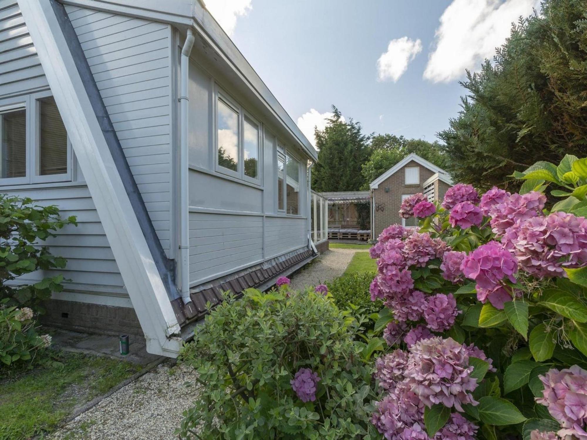 Cozy Holiday Home With Garden Sint Maartensvlotbrug Luaran gambar